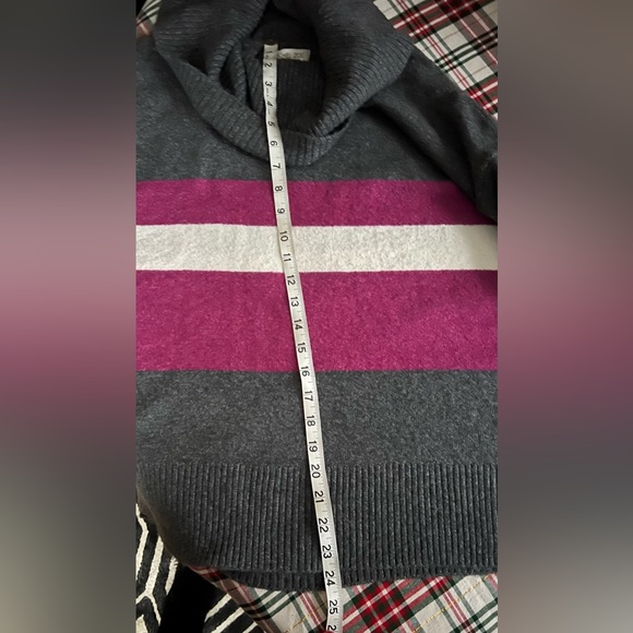 Rachel Zoe Sweater - Picture 6 of 8